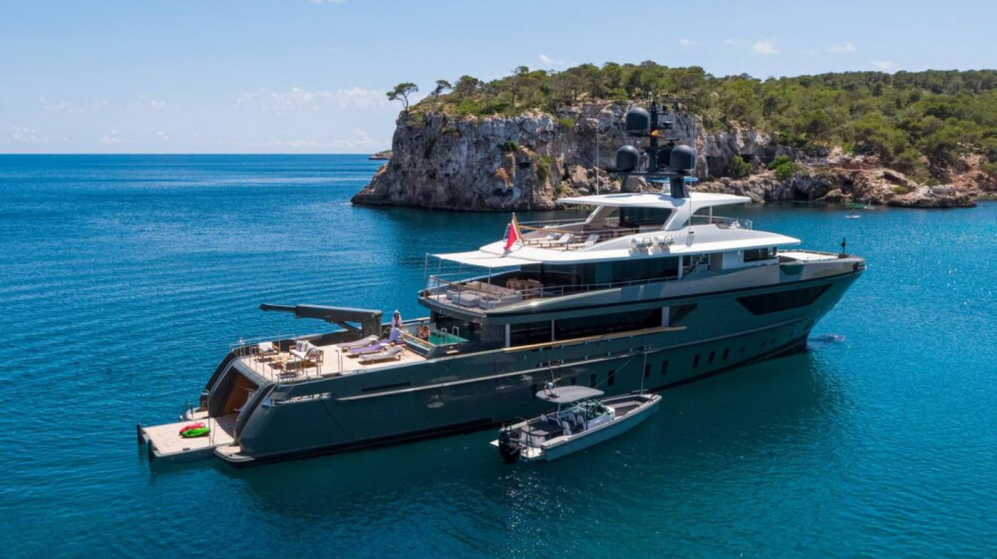 PRODZOOM_407166_charter-yacht2.jpg