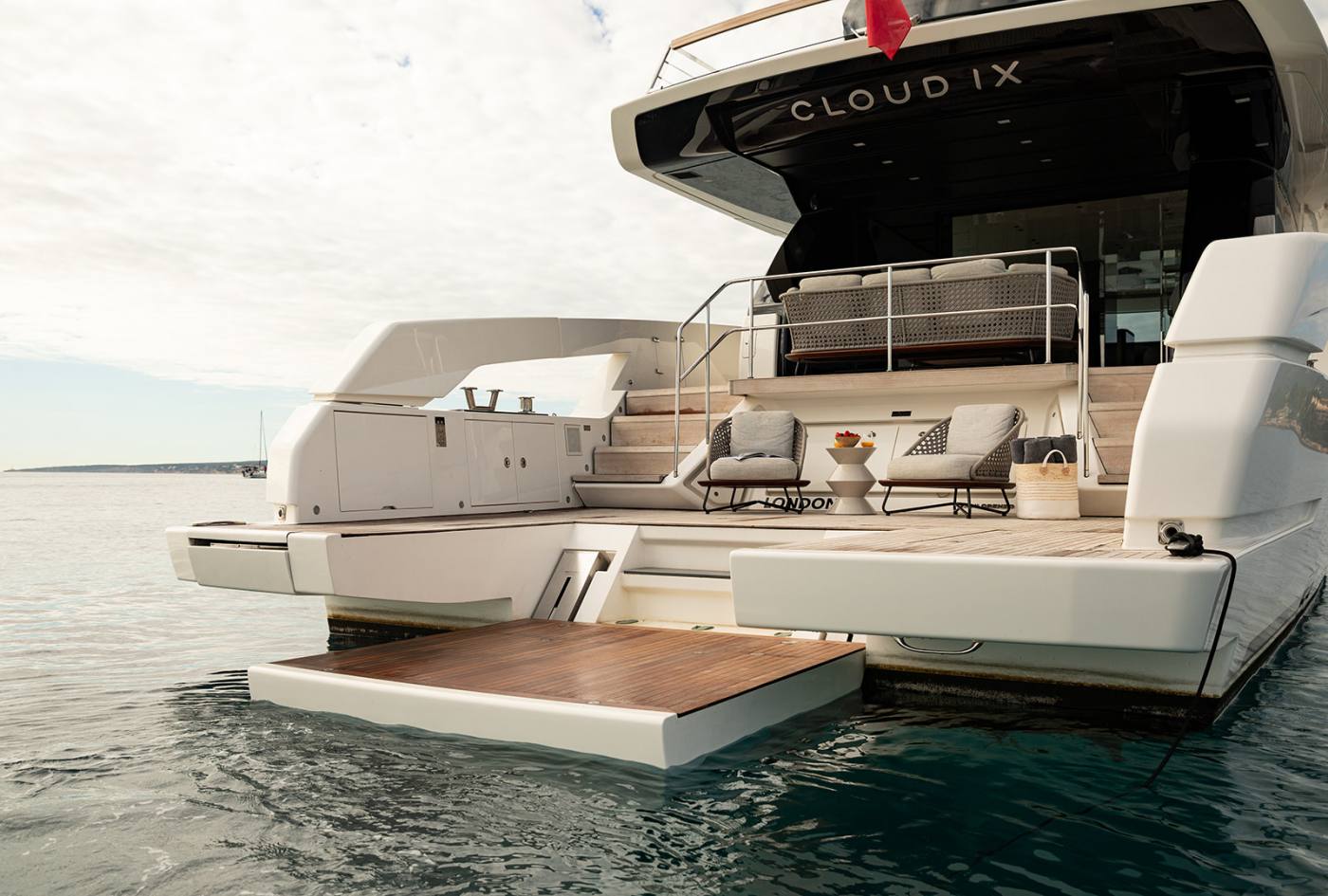 23.7m Sanlorenzo SX76 'CLOUD IX' for Charter